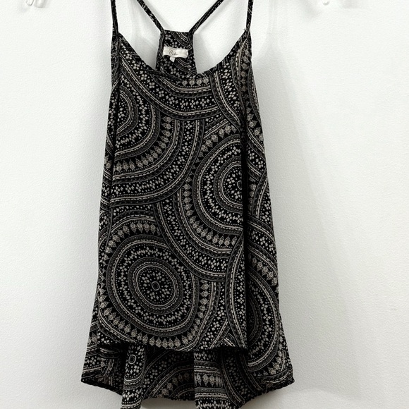 Black and White Relaxed Backless Camisole - Picture 3 of 5